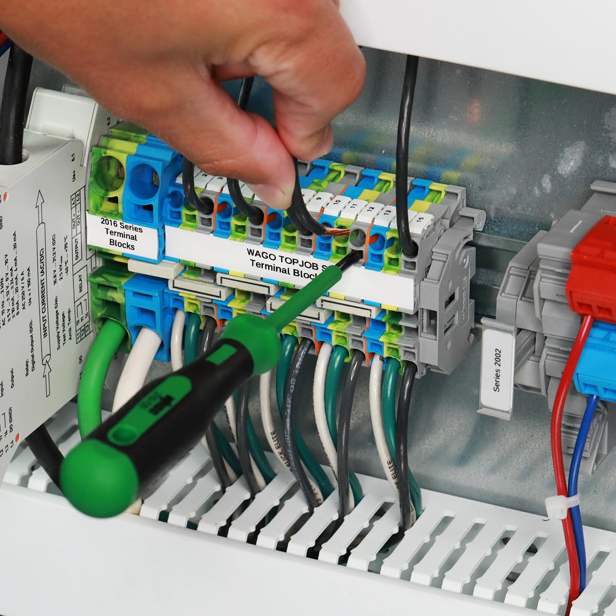 210-721 | WAGO Operating Tool | Blade: 5.5 x 0.8 mm | Features Partially Insulated Shaft | [Single Item] - Image 3