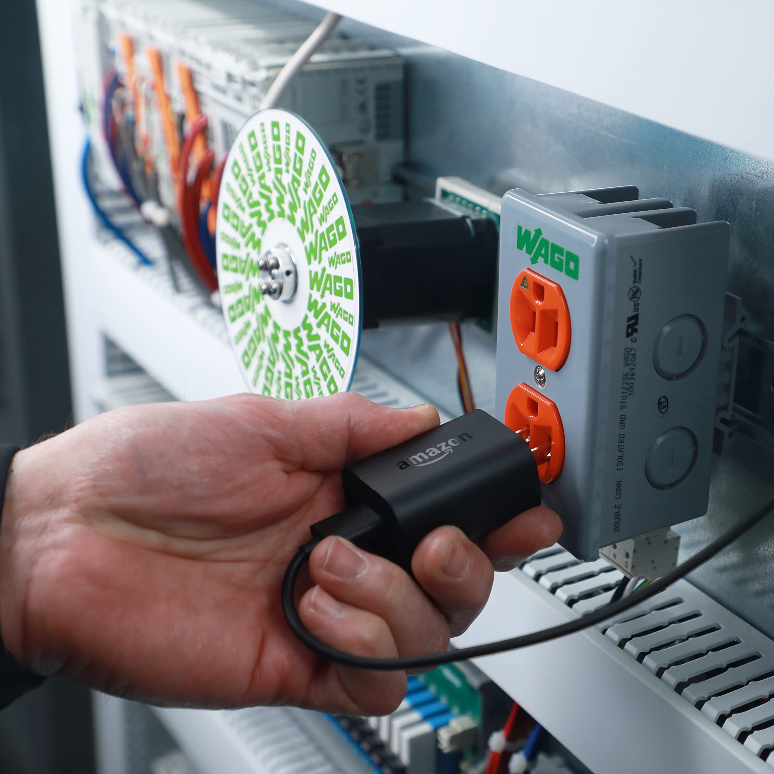 WAGO CPO Series | Duplex Outlet with Isolated Ground | Pluggable MCS Connector | Double Connection per Pole | 125 VAC | 15 A | [Single Unit] - Image 4