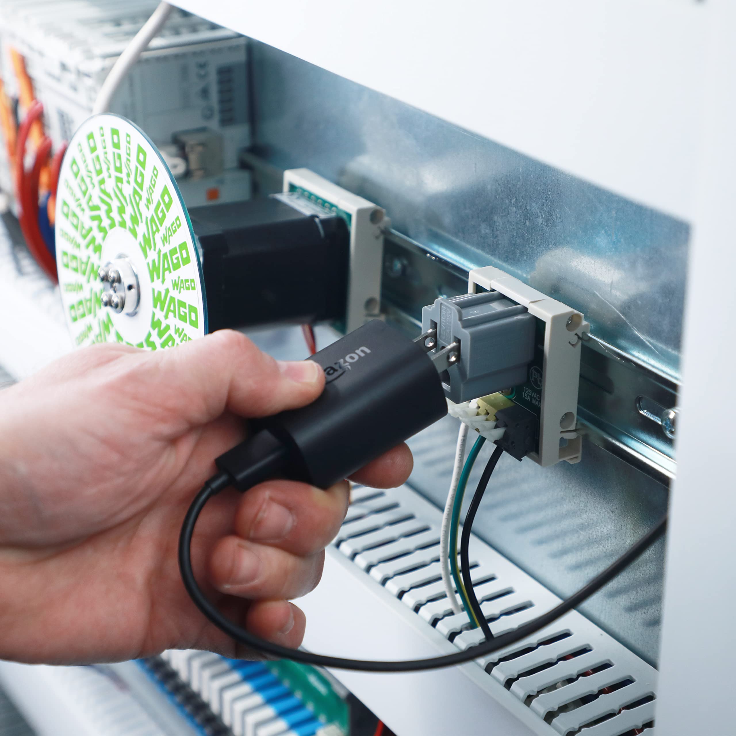 WAGO CPO Series | PCB Outlet with Load Terminals | 125 VAC | 15 A | 50 mm Carrier-Mounted | [Single Unit] - Image 4